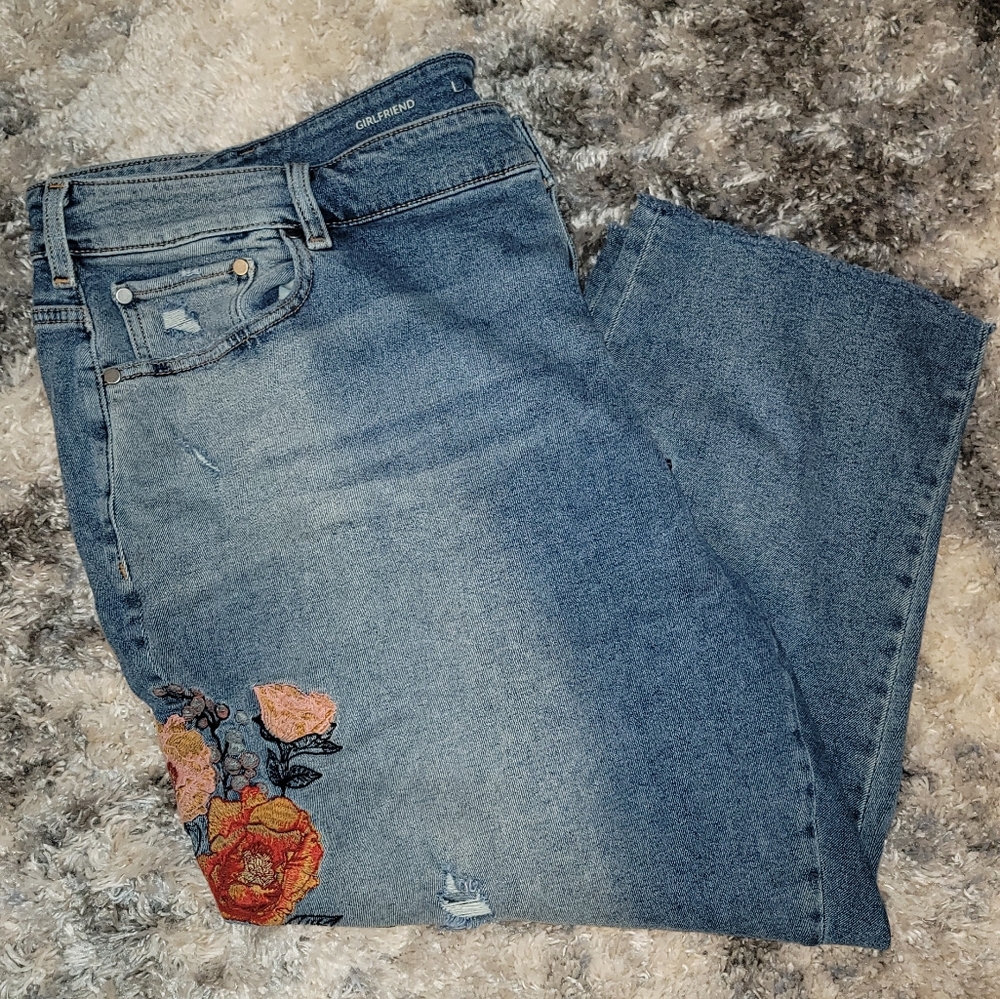 Lane Bryant Embroidered Capris - Picture 14 of 14
